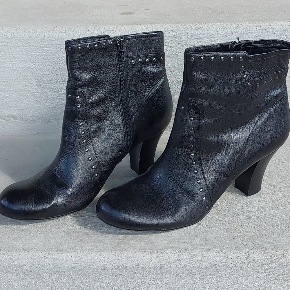 Naturalizer ankle boots
